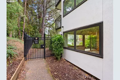 2393 SW Park Pl #112, Portland, OR 97205 - Photo 35