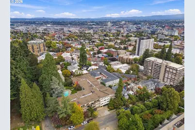 2393 SW Park Pl #112, Portland, OR 97205 - Photo 45