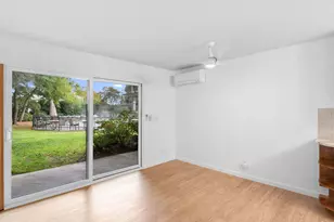 2393 SW Park Pl, Portland, OR 97205 - Photo 7