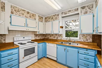40329 Booth Kelly Rd, Springfield, OR 97478 - Photo 17