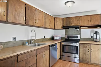 1438 Quaker St, Eugene, OR 97402 - Photo 9