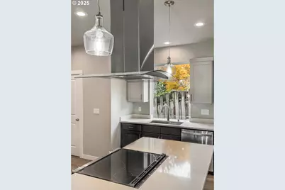 185 NW Mawrcrest Ave, Gresham, OR 97030 - Photo 15