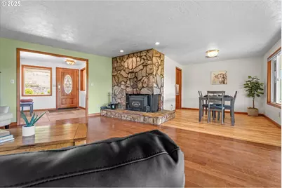 32117 Bellinger Scale Rd, Lebanon, OR 97355 - Photo 9