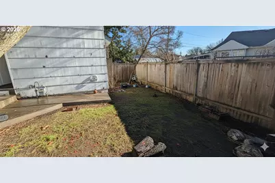 5836 NE Halsey St, Portland, OR 97213 - Photo 11