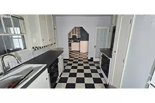 5836 NE Halsey St, Portland, OR 97213 - Photo 5