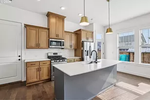6992 SE Skipper Ln, Hillsboro, OR 97123 - Photo 9
