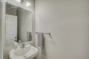 17068 SW Pleasanton Ln, Beaverton, OR 97003 - Photo 11