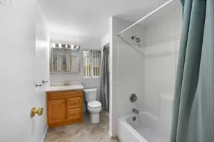 7910 SE Ogden St, Portland, OR 97206 - Photo 17