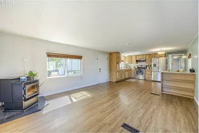1225 W 10th Ave #28, Junction City, OR 97448 - Photo 5