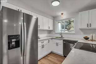 643 SE 40th Ct, Hillsboro, OR 97123 - Photo 13