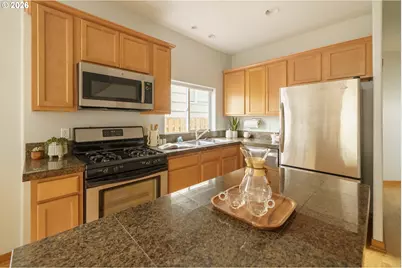 8820 N Fiske Ave, Portland, OR 97203 - Photo 9