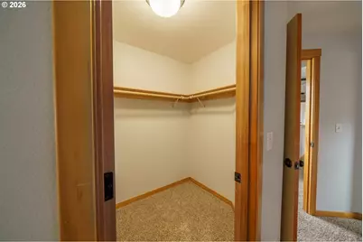 8820 N Fiske Ave, Portland, OR 97203 - Photo 15