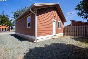 29940 Harbor Way, Gold Beach, OR 97444 - Photo 45