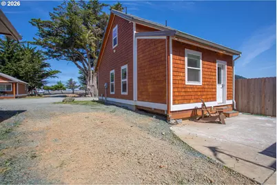 29940 Harbor Way, Gold Beach, OR 97444 - Photo 9