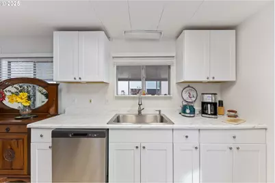 17009 SW Eldorado Dr #5, Portland, OR 97224 - Photo 11