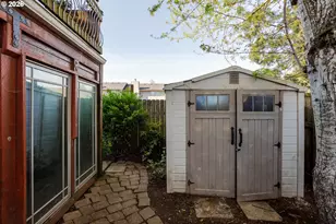 967 Rainbow Dr, Springfield, OR 97477 - Photo 39