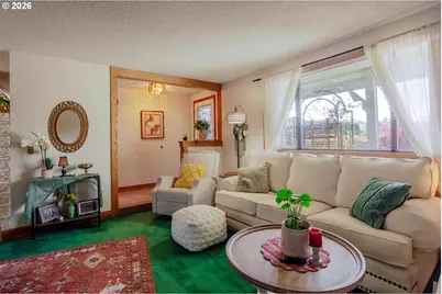 967 Rainbow Dr, Springfield, OR 97477 - Photo 5