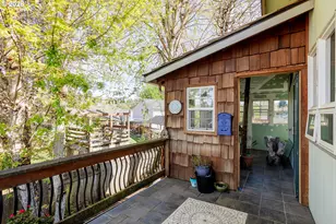 967 Rainbow Dr, Springfield, OR 97477 - Photo 31