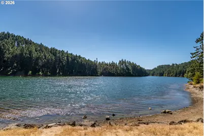 1836 Lakeview Dr, Sutherlin, OR 97479 - Photo 47