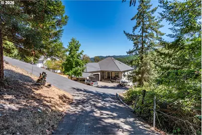 1836 Lakeview Dr, Sutherlin, OR 97479 - Photo 3