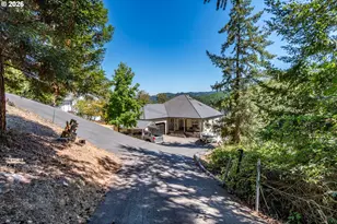 1836 Lakeview Dr, Sutherlin, OR 97479 - Photo 3