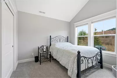 619 N Eagle St, Newberg, OR 97132 - Photo 33