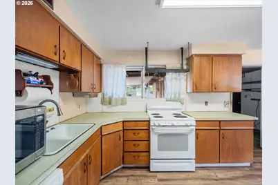 12939 NE Hancock St, Portland, OR 97230 - Photo 15