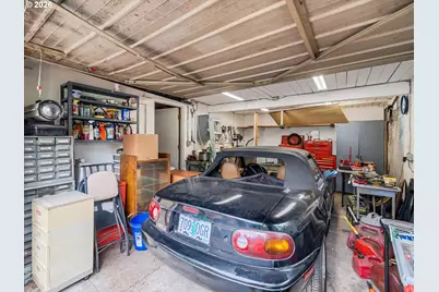 12939 NE Hancock St, Portland, OR 97230 - Photo 37