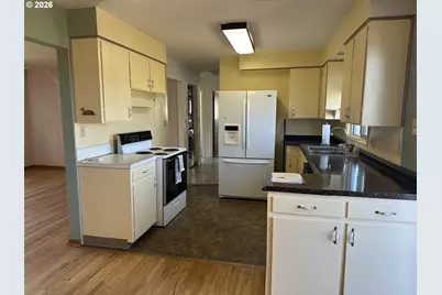 1831 E 14th St, The Dalles, OR 97058 - Photo 13