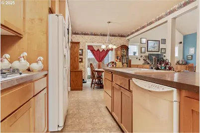 1703 Webb Lake Dr, Silverton, OR 97381 - Photo 11