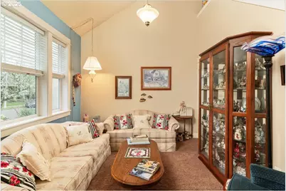 1703 Webb Lake Dr, Silverton, OR 97381 - Photo 5