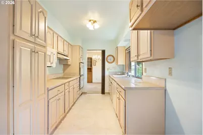 14025 SW 150th Ave, Portland, OR 97224 - Photo 9