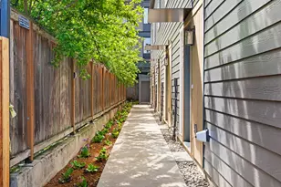 4920 SE Caruthers St, Portland, OR 97215 - Photo 3