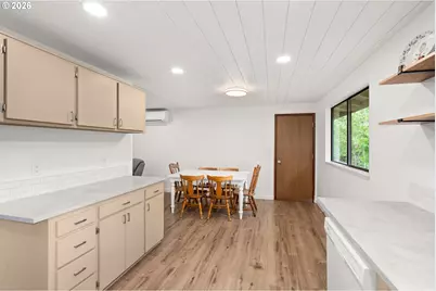 708 Eaton Ct, Castle Rock, WA 98611 - Photo 9