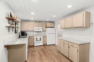 708 Eaton Ct, Castle Rock, WA 98611 - Photo 7