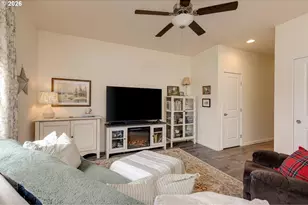 2097 NW Woodland Dr, McMinnville, OR 97128 - Photo 3