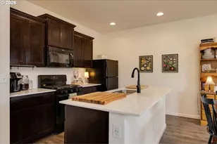2097 NW Woodland Dr, McMinnville, OR 97128 - Photo 5