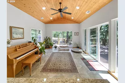 5831 Old Highway 99, Ashland, OR 97520 - Photo 21