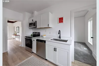 9004 SE Claybourne St, Portland, OR 97266 - Photo 7