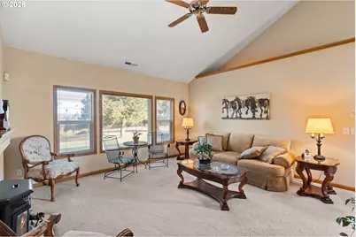 44220 Cowboy Hill Ln, Chiloquin, OR 97624 - Photo 9
