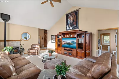 44220 Cowboy Hill Ln, Chiloquin, OR 97624 - Photo 11