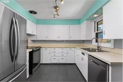 12903 SE Rhone St, Portland, OR 97236 - Photo 11