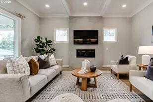 2082 Golfview Ct, Eugene, OR 97403 - Photo 9