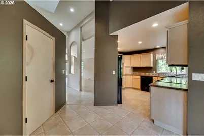 724 Ostrander Rd, Kelso, WA 98626 - Photo 9