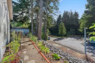 610 Shorepines Pl, Coos Bay, OR 97420 - Photo 33