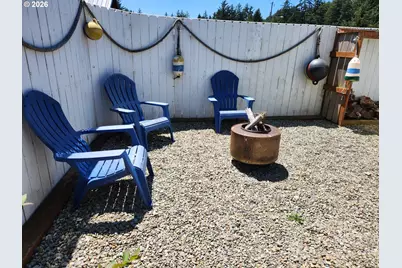 1050 Broadway Ave, Winchester Bay, OR 97467 - Photo 35