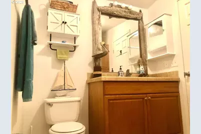 1050 Broadway Ave, Winchester Bay, OR 97467 - Photo 19
