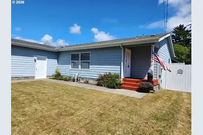 1050 Broadway Ave, Winchester Bay, OR 97467 - Photo 3