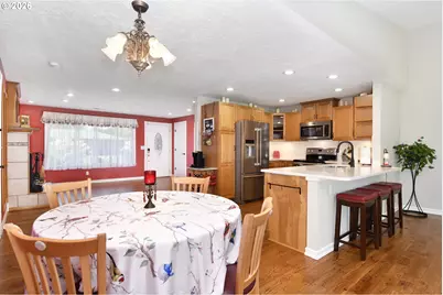 1504 NE Village Squire Ct, Gresham, OR 97030 - Photo 9