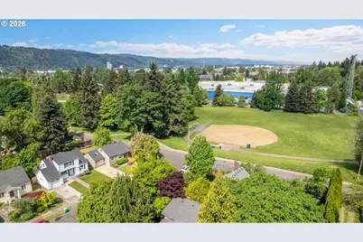 10236 N Smith St, Portland, OR 97203 - Photo 43